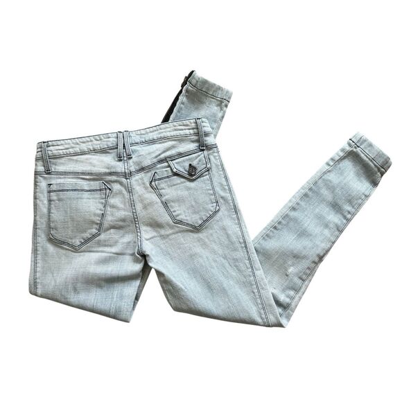bebe Jeans Womens Size 28 Light Wash Low Rise Skinny Distressed Denim Zippers - Picture 1 of 16